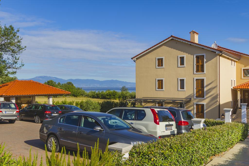 Luxury Apartments Villa Matea Malinska Luaran gambar